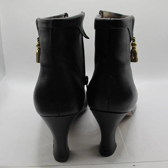Fresco by Pierre Black ankle boots with gold tassel accent - 8.5M - Picture 3 of 6